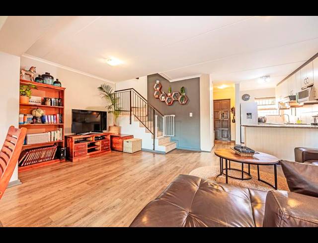 3 BEDROOM TOWNHOUSE FOR SALE IN BRACKENFELL SOUTH